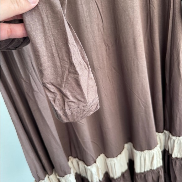 Easel Ruffle Bottom Dress NWT - Picture 4 of 6